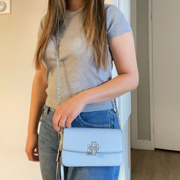 New, tory burch britten chain crossbody wallet w. Wristlet 141012 blue m… - Picture 17 of 17